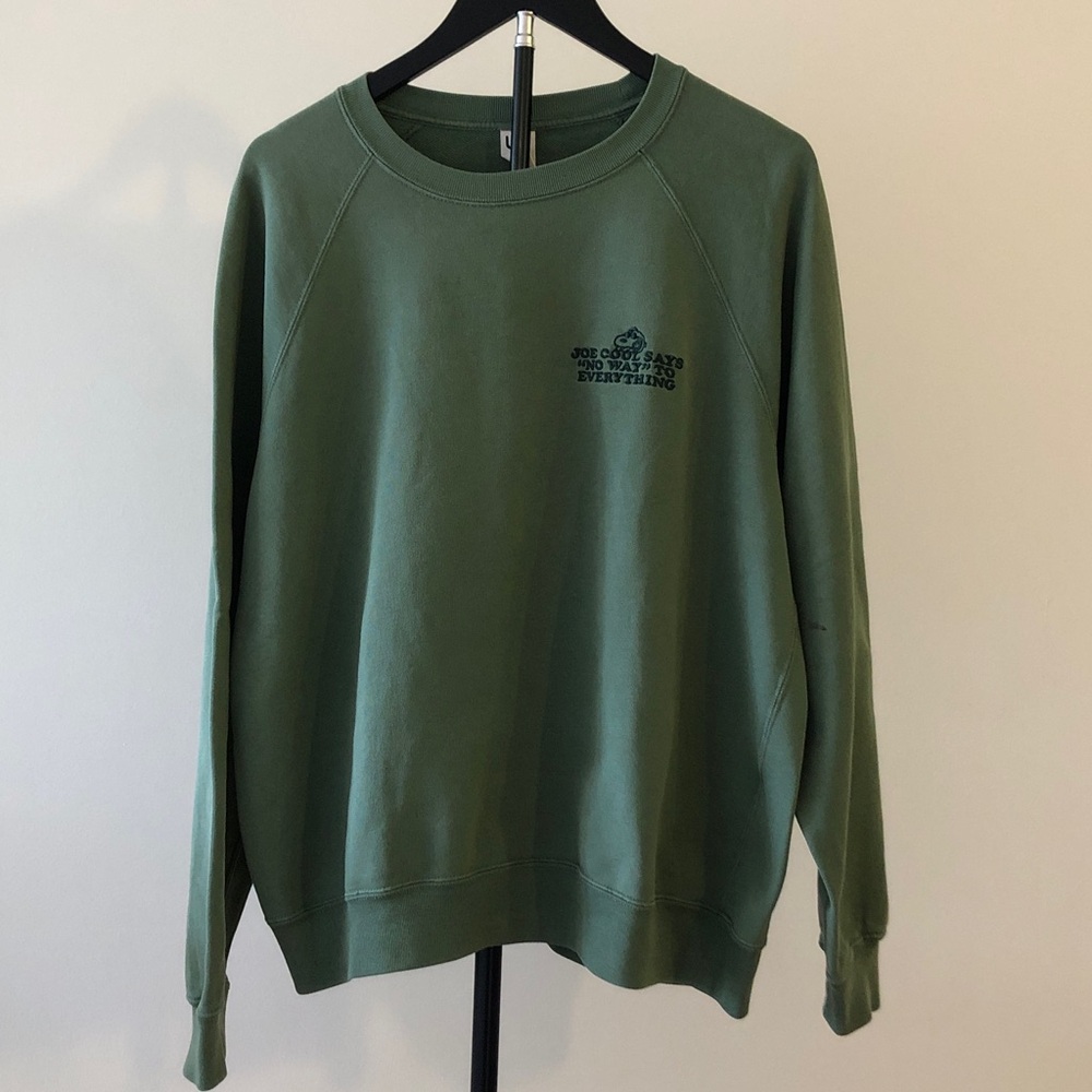 Uniqlo Peanuts Snoopy Joe Cool Crew Neck Sweatshirt Green Pullover Raglan Size S - Picture 2 of 16